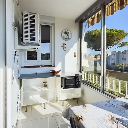 Climatise 2 Pieces + Avec Parking Au Coeur De Marseillan-plage - Fr-1-326-847