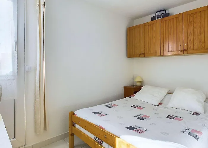 Climatise 2 Pieces + Avec Parking Au Coeur De Marseillan-plage - Fr-1-326-847